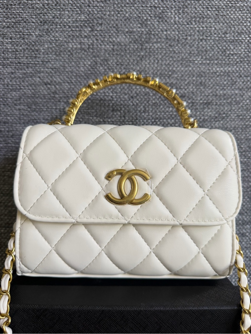 CHANEL MAKEUP Cream Quilted Mini Flap Bag with Gold Hardware - Picture 3 of 12